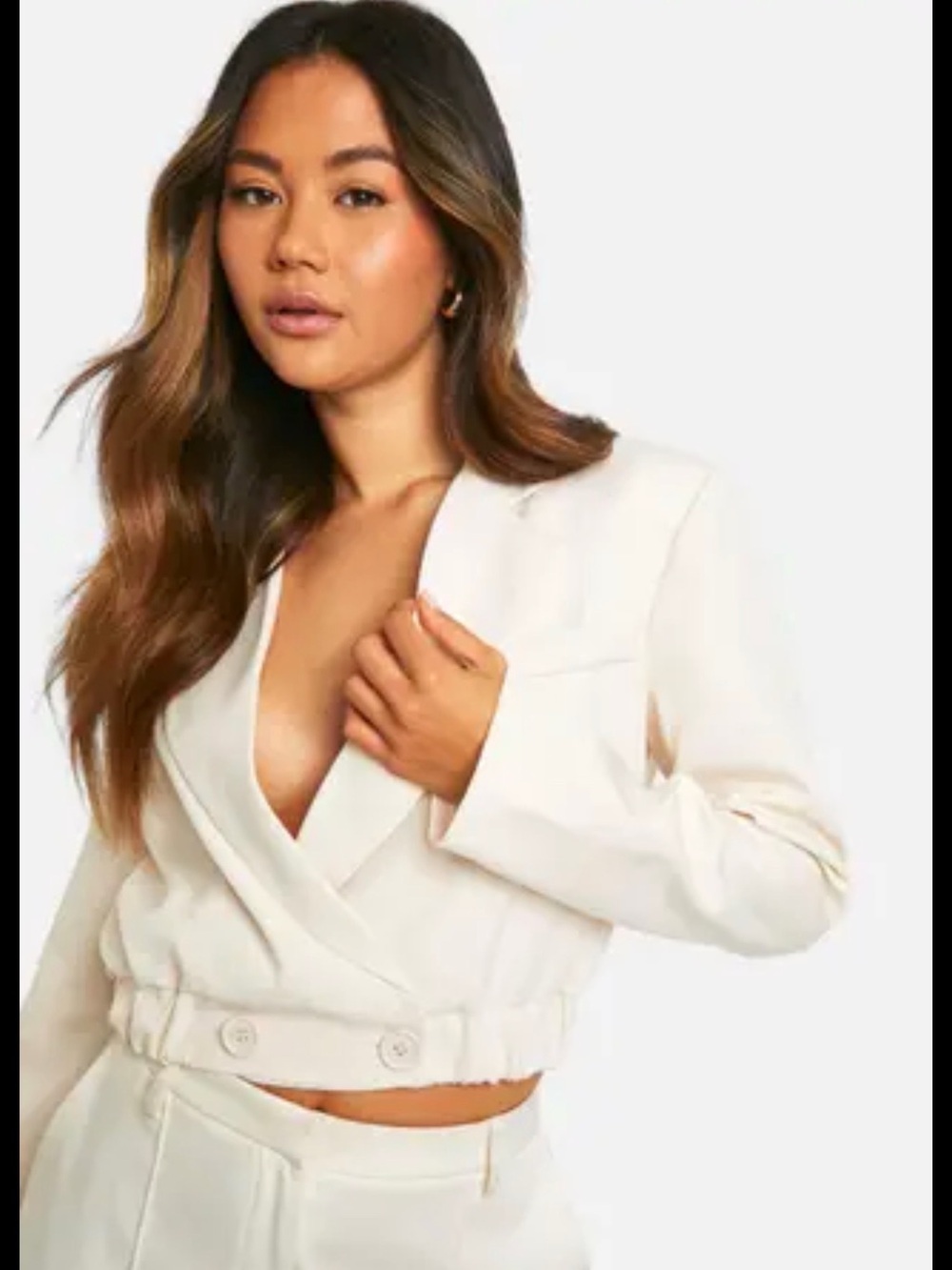 PrettyLittleThing Cream Cropped Blazer Jacket